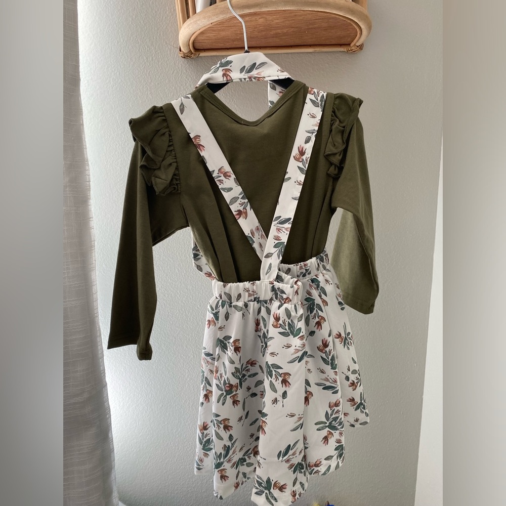 Skirt Set - Picture 4 of 4